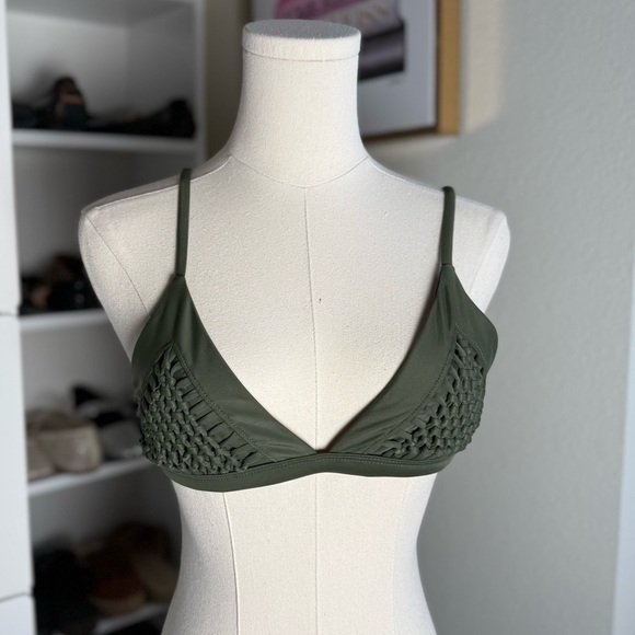 Beautiful Summer Olive Green Bikini Top Size XS - Picture 4 of 8